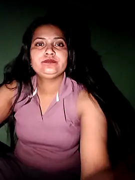 Snapshot of Diyagupta26 chatting on 03-27-26, 05:45 Diyagupta26 online show from 03-27-26, 05:45