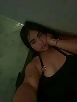 Snapshot of Valerials chatting on 04-09-26, 04:01 Valerials online show from 04-09-26, 04:01