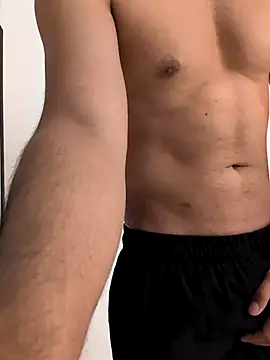 Snapshot of handsome-hunky chatting on 04-19-26, 07:16 handsome-hunky online show from 04-19-26, 07:16