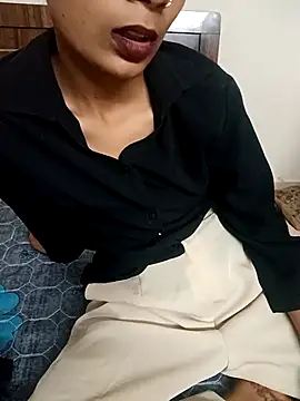 Riya Pandey0 online show from 04-12-26, 01:38