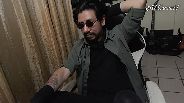 IASuarezV online show from 04-18-26, 05:55