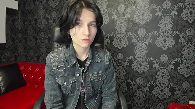 Snapshot of AdonBev chatting on 05-17-26, 05:05 AdonBev online show from 05-17-26, 05:05