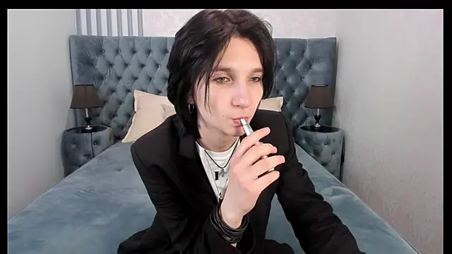 Snapshot of AdonBev chatting on 05-20-26, 07:25 AdonBev online show from 05-20-26, 07:25