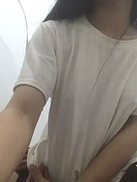 Snapshot of Yuri_k2 chatting on 03-24-26, 05:18 Yuri k2 online show from 03-24-26, 05:18