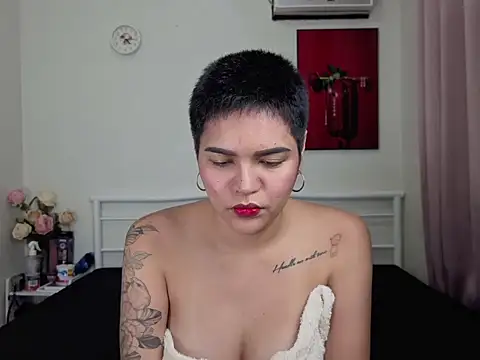 Snapshot of monicaconde chatting on 05-21-26, 08:21 monicaconde online show from 05-21-26, 08:21