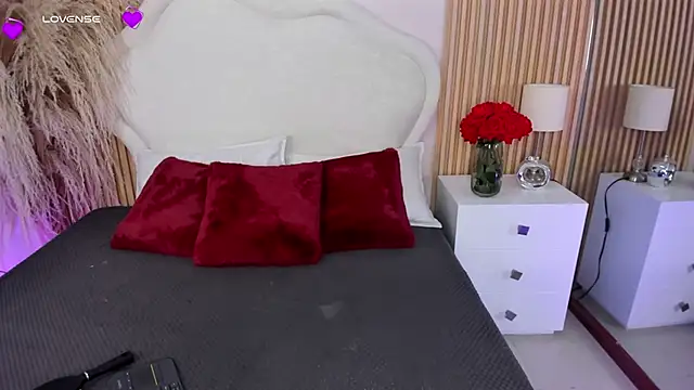 Hanna  mitsury  online show from 05-18-26, 12:22