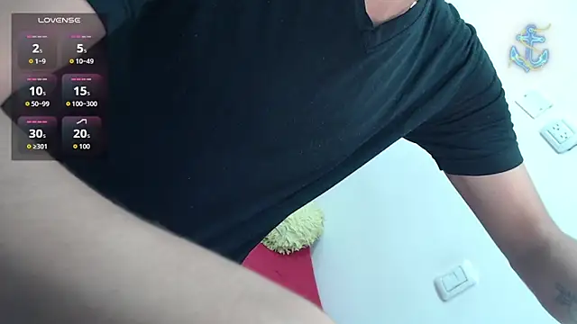 Snapshot of Demian-vall chatting on 03-24-26, 12:43 Demian-vall online show from 03-24-26, 12:43