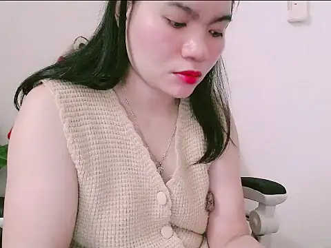 Snapshot of Suhynxx chatting on 04-06-26, 09:21 Suhynxx online show from 04-06-26, 09:21