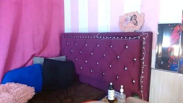 veronicaqueenxxx online show from 05-28-26, 04:54