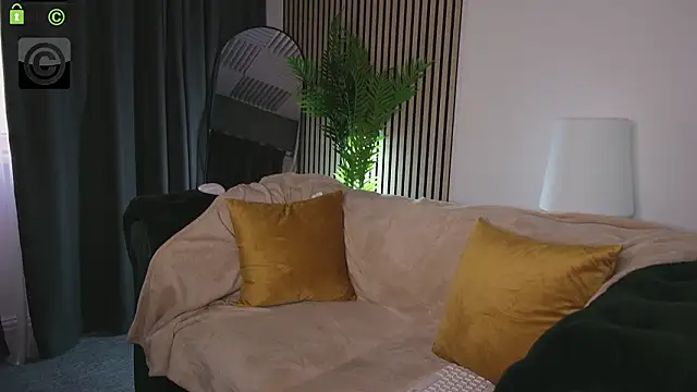 Snapshot of Ema_Reese chatting on 03-25-26, 08:09 Ema Reese online show from 03-25-26, 08:09