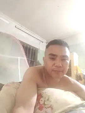 Snapshot of Tinh_love chatting on 05-06-26, 11:37 Tinh love online show from 05-06-26, 11:37