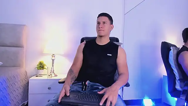 Chriss Diamond online show from 05-20-26, 08:26