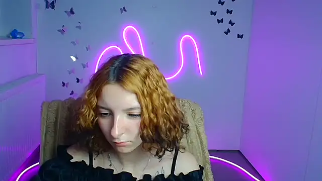 Snapshot of Butterfly_Milly chatting on 06-25-26, 12:31 Butterfly Milly online show from 06-25-26, 12:31