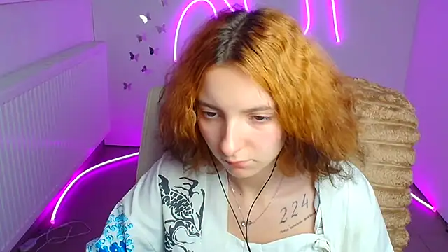 Snapshot of Butterfly_Milly chatting on 06-27-26, 11:37 Butterfly Milly online show from 06-27-26, 11:37