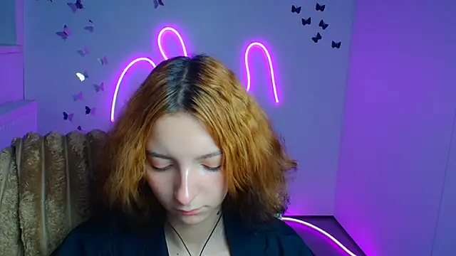 Snapshot of Butterfly_Milly chatting on 06-29-26, 11:32 Butterfly Milly online show from 06-29-26, 11:32