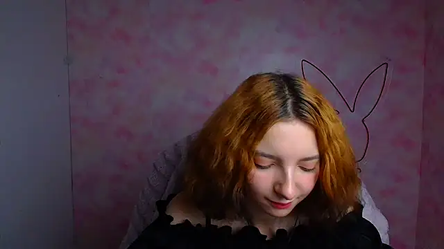 Snapshot of Butterfly_Milly chatting on 06-30-26, 05:52 Butterfly Milly online show from 06-30-26, 05:52