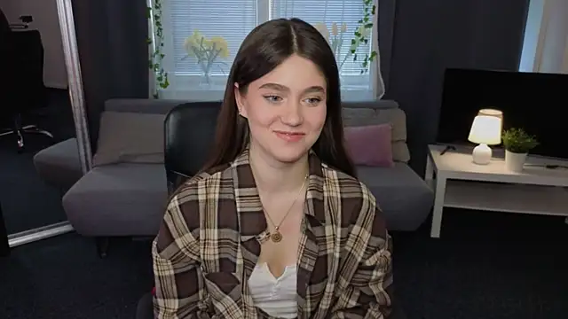 Snapshot of SunnyBloss chatting on 03-27-26, 01:11 SunnyBloss online show from 03-27-26, 01:11