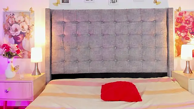 Snapshot of SamantaAristizabal2 chatting on 03-25-26, 12:00 SamantaAristizabal2 online show from 03-25-26, 12:00