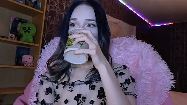 baby onface online show from 07-17-26, 07:52