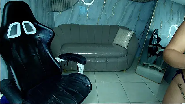 luna  r  online show from 05-23-26, 08:24