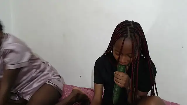 SexyPetite 22 online show from 05-18-26, 10:15