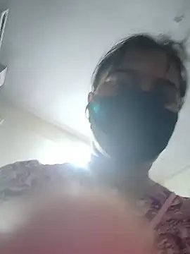 HeartlessGirl online show from 05-11-26, 04:15