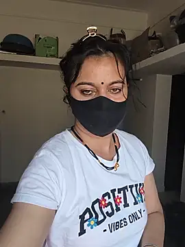 HeartlessGirl online show from 05-20-26, 04:51