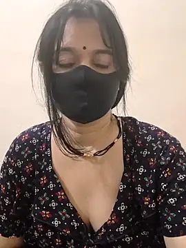 HeartlessGirl online show from 05-25-26, 03:29