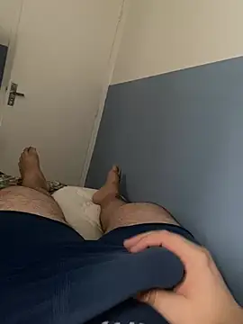 Snapshot of safadogggg chatting on 03-25-26, 01:28 safadogggg online show from 03-25-26, 01:28