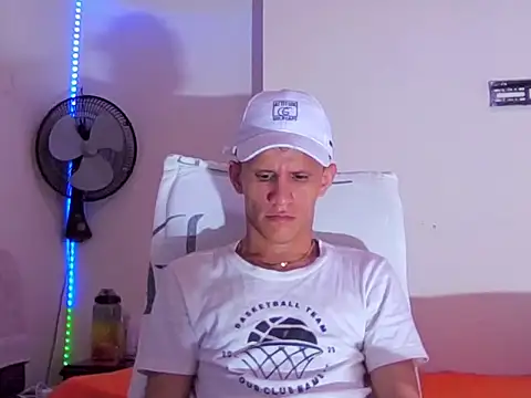 alejandro stone12 online show from 05-19-26, 01:33