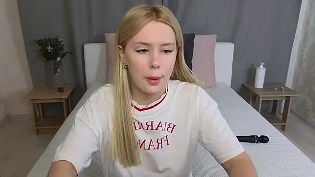 MelissaAvis online show from 06-03-26, 05:21