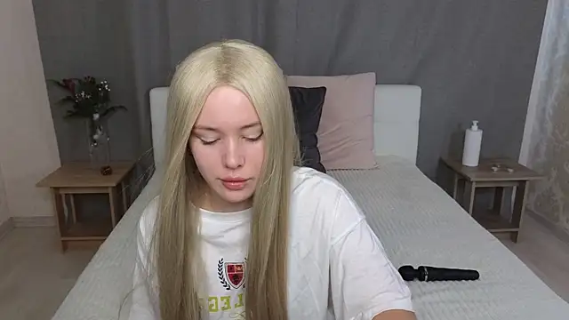 MelissaAvis online show from 07-12-26, 05:31