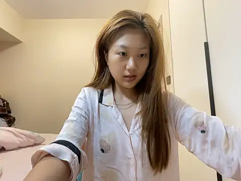 tutu512 online show from 05-18-26, 03:07
