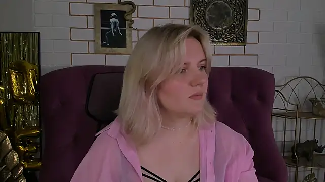 Snapshot of KathyBriggs chatting on 04-15-26, 05:25 KathyBriggs online show from 04-15-26, 05:25