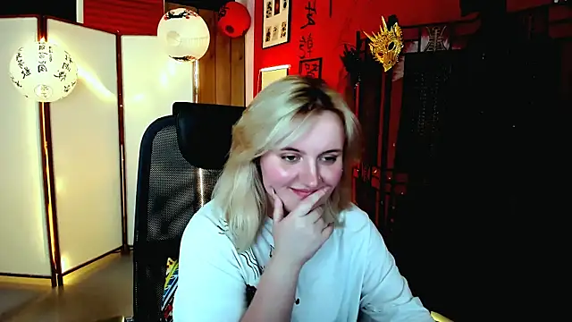 Snapshot of KathyBriggs chatting on 05-16-26, 10:36 KathyBriggs online show from 05-16-26, 10:36