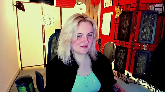 Snapshot of KathyBriggs chatting on 06-05-26, 05:03 KathyBriggs online show from 06-05-26, 05:03