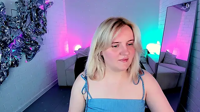 Snapshot of KathyBriggs chatting on 06-10-26, 05:18 KathyBriggs online show from 06-10-26, 05:18