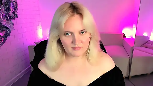 Snapshot of KathyBriggs chatting on 06-18-26, 09:36 KathyBriggs online show from 06-18-26, 09:36