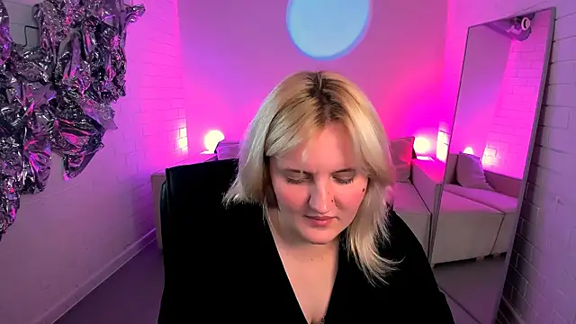 Snapshot of KathyBriggs chatting on 06-29-26, 05:14 KathyBriggs online show from 06-29-26, 05:14