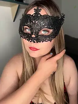 Snapshot of Blonde_Cougar chatting on 05-17-26, 08:27 Blonde Cougar online show from 05-17-26, 08:27