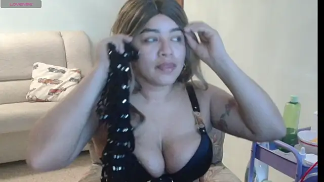 aquamarine hot online show from 05-17-26, 11:39
