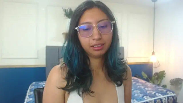 Snapshot of Violet_2003 chatting on 03-26-26, 03:50 Violet 2003 online show from 03-26-26, 03:50