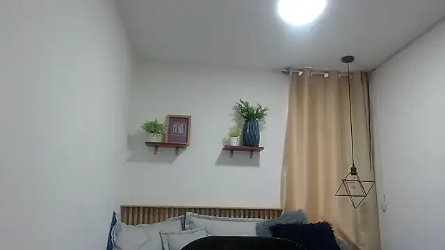 Violet 2003 online show from 05-16-26, 01:54