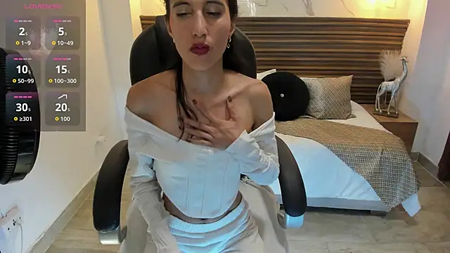 Shary leon online show from 07-18-26, 07:39