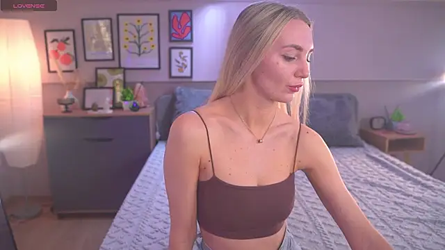 Snapshot of Sweety_Becky chatting on 03-29-26, 08:03 Sweety Becky online show from 03-29-26, 08:03