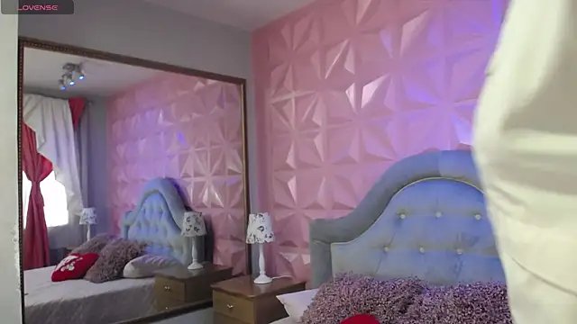 Snapshot of Scarlet_Honey_ chatting on 03-26-26, 01:38 Scarlet Honey online show from 03-26-26, 01:38