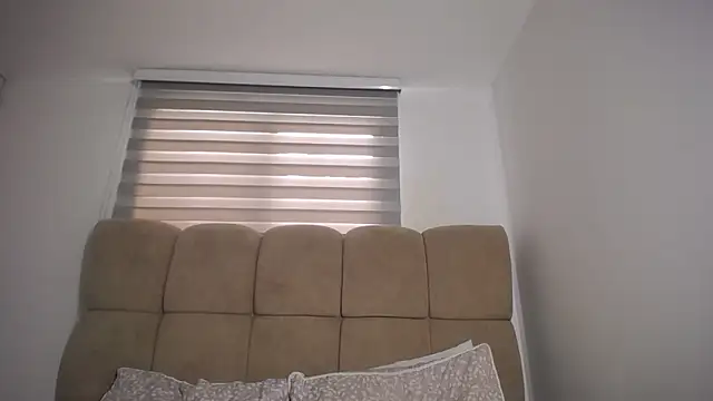 SofiaBanks  online show from 05-17-26, 08:38
