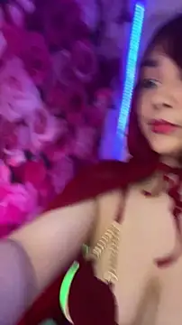 SweetLittleRed online show from 06-07-26, 05:11