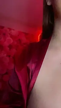 SweetLittleRed online show from 06-18-26, 09:14