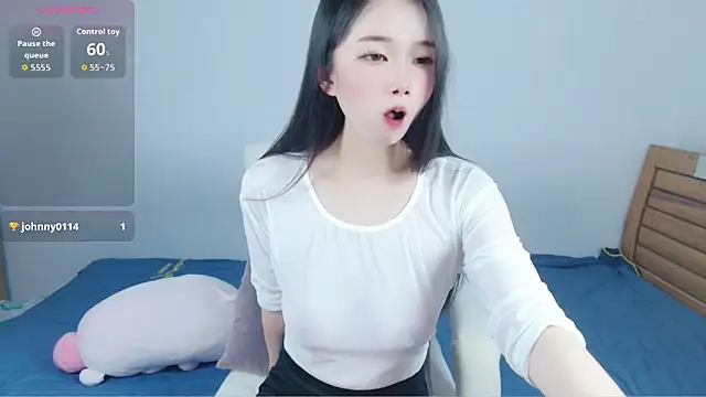 Snapshot of amihuang chatting on 05-23-26, 12:42 amihuang online show from 05-23-26, 12:42